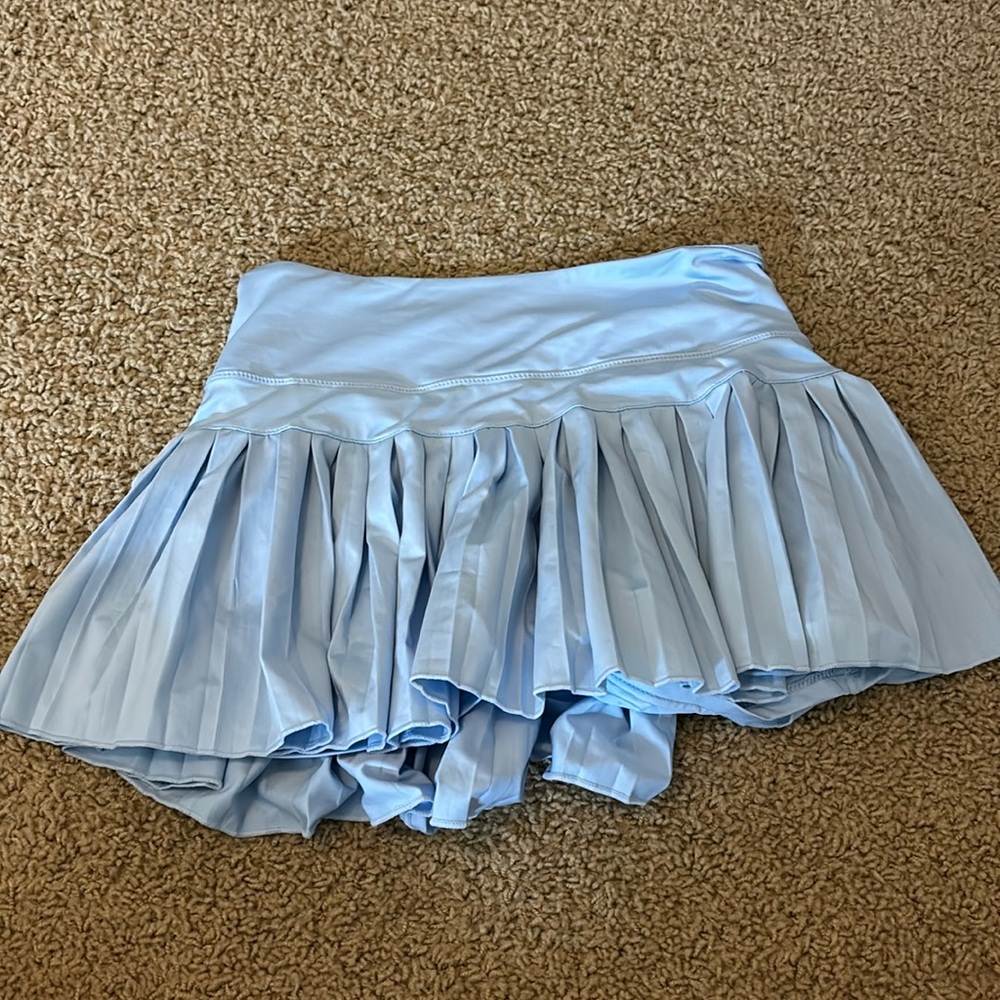 Gold hinges blue skort
